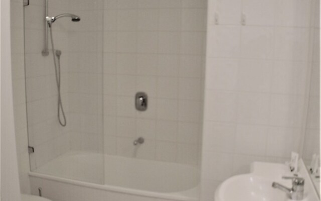 Royal Stays Apartments - Whiteman St