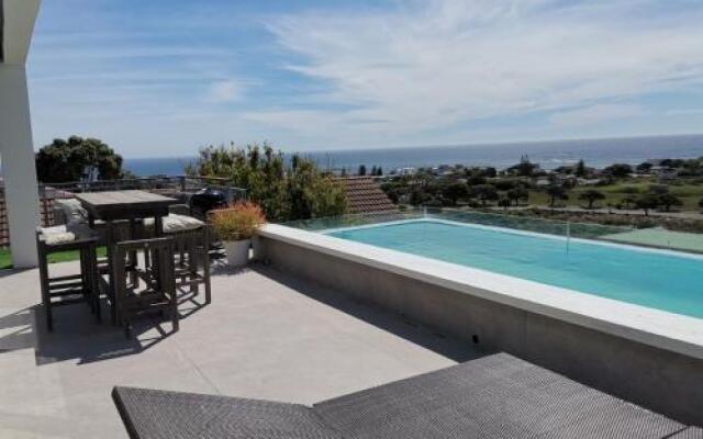 Mountain & Sea Apartments