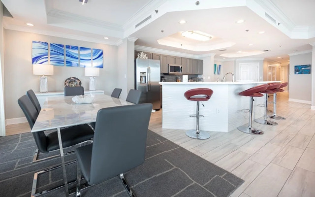 Phoenix Ix 608 3 Bedroom Condo