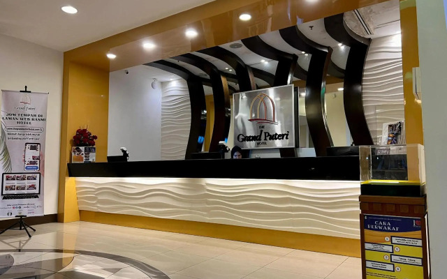 Grand Puteri Hotel