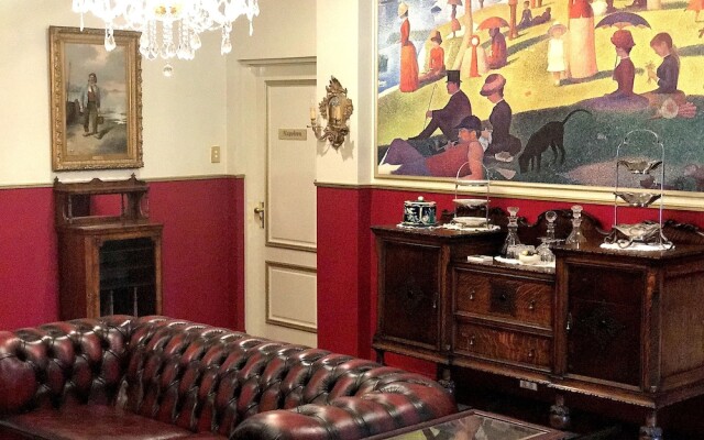 Studio Guest Suites