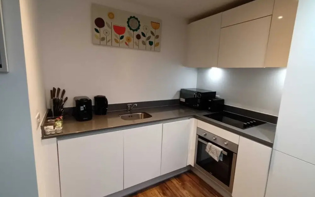 Broad St - 1 Bedroom - 1 Bathroom - Free Parking