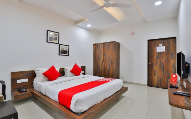 The Grand President By OYO Rooms