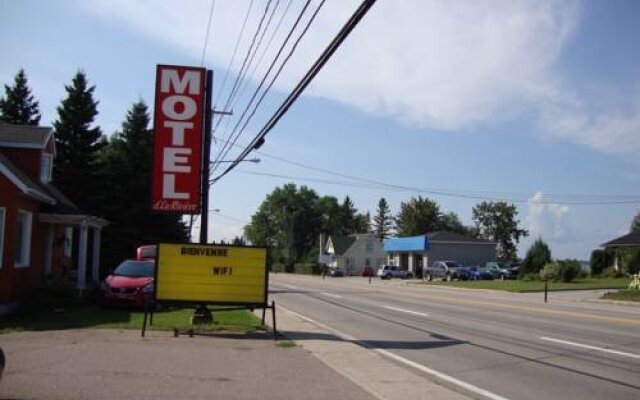 Motel De La Riviere