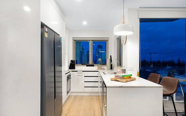 NEO Apartments - Holidays Gold Coast