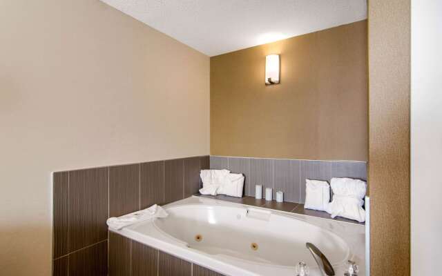 Comfort Inn & Suites Medicine Hat