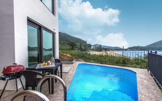 Geojedo Blue Hill Pension