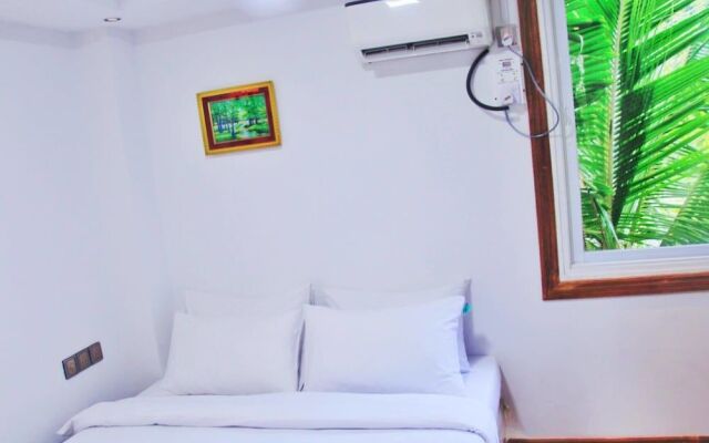 The Lodge Yangon Poshtel - Hostel