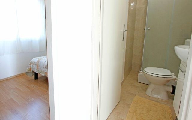 Apartment Nika - nice garden: A3 Nin, Zadar riviera