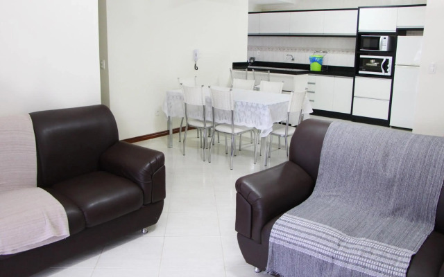 Belíssimo Apto Frente Avenida