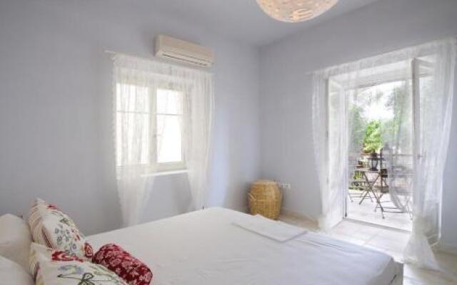 Elina House