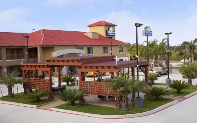 Days Inn & Suites Houston North-Spring