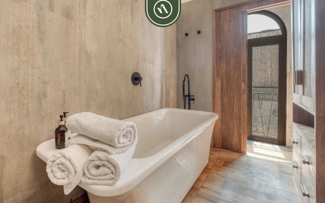 Luxury 1 BR Condo in Downtown - AC - Peaceful