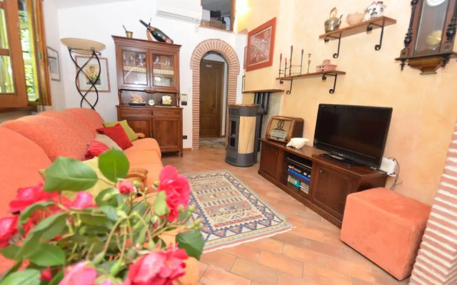 Scenic Holiday Home in Pescaglia With Swimming Pool