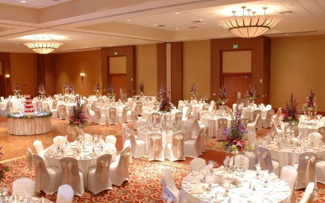 DoubleTree by Hilton Bay City - Riverfront