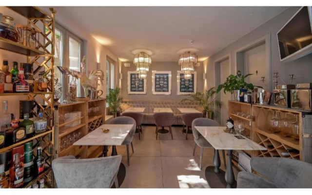 Heritage Hotel 19