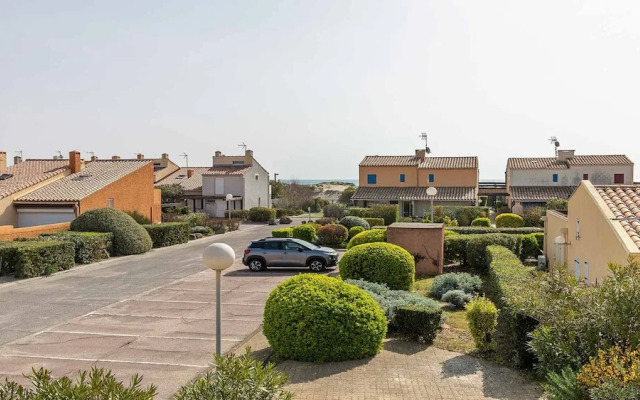 Seaside Family Apartment in Agde