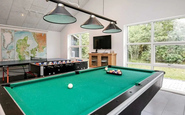 14 Person Holiday Home in Hojslev