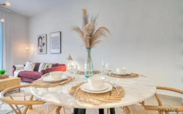 KeyHost - Sparkle Tower 1BR Dubai Marina - K2630