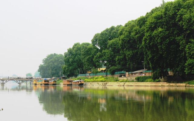 Mannat Resorts