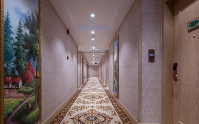 Vienna Hotel (Jinan Railway Station)