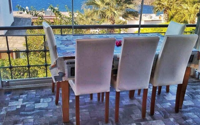 Flat in Yalikavak With Sea View and Shared Pool
