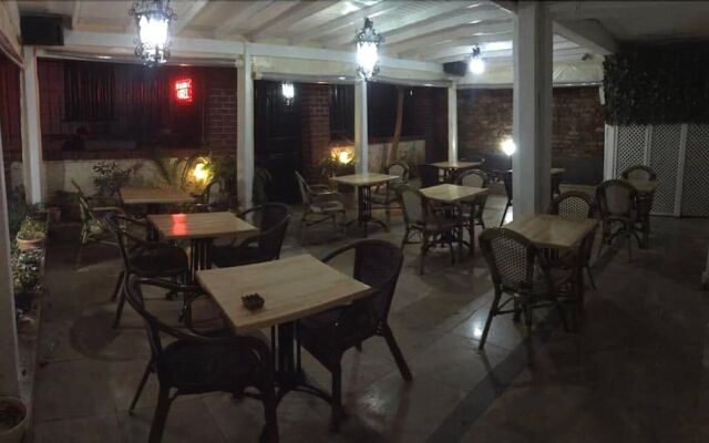 Ada Antik Otel