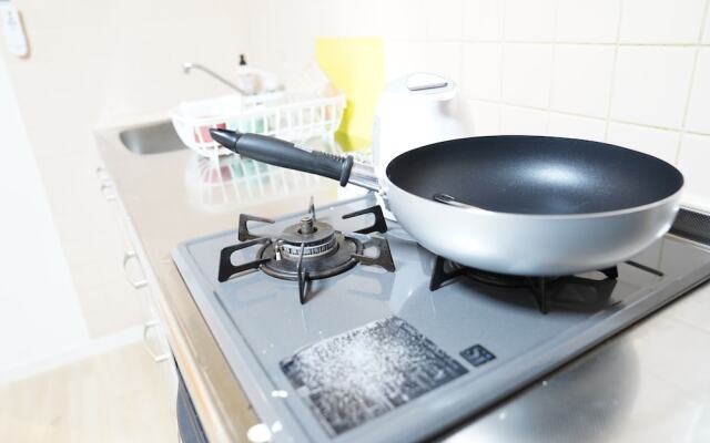 Metro Daikoku Apartment