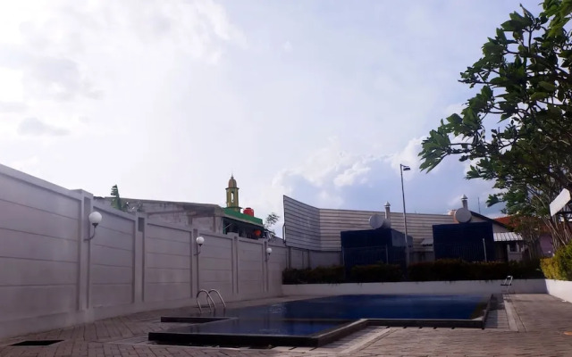 Simply Look And Comfy Studio Tifolia Apartment