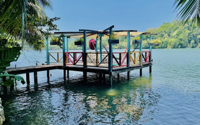 Palmeras del Río Hotel