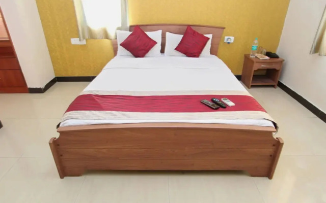 Green Paradise Luxury Suites by OYO Rooms