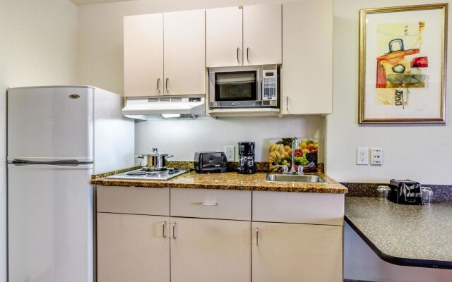 Motel 6 Saskatoon, SK