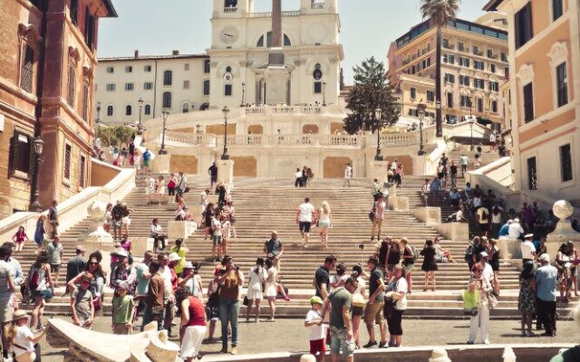 Lovely Renovated 2 bed Flat Close to the Vatican