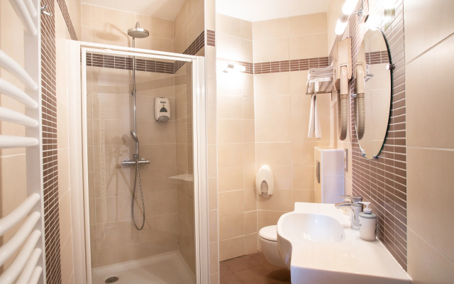 Logis Hotel Restaurant Du Pont