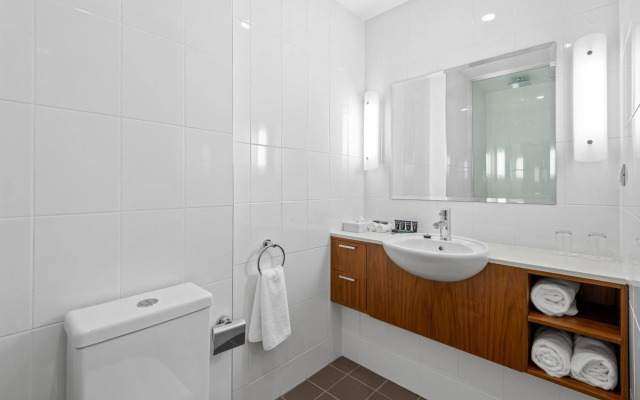 Amora Hotel Riverwalk Melbourne