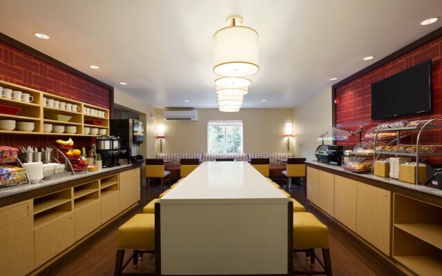 Hawthorn Suites by Wyndham Detroit Auburn Hills