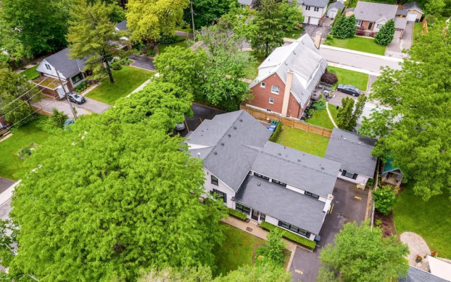 Private Studio Apartment in Burlington - U5