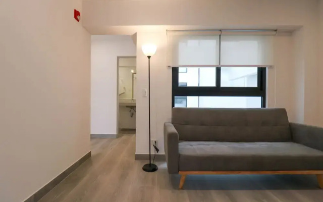 w Grandiose Duplex w Modern Deco in Miraflores