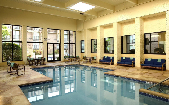 Sheraton Milwaukee Brookfield Hotel