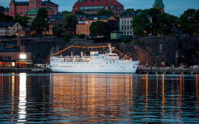 M/S Birger Jarl – Hotel & Hostel