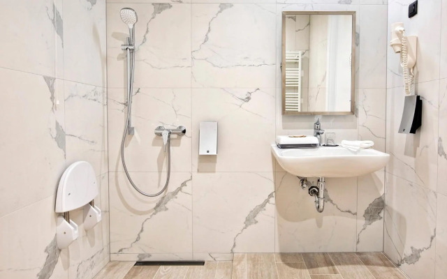 Marvie Hotel & Health