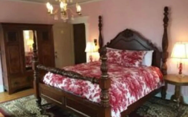The Pendleton House Bed and Breakfast