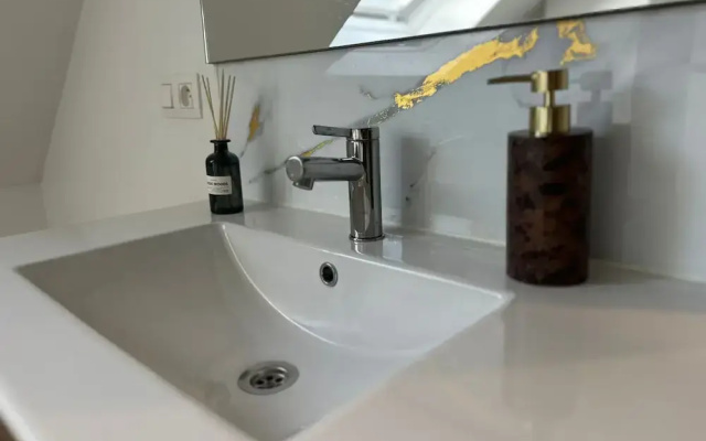 Cozy 1BR plus LR Apt Ghent Gravensteen