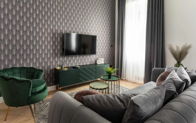 Candy Cavalier, designer decorated, luxurious, main square