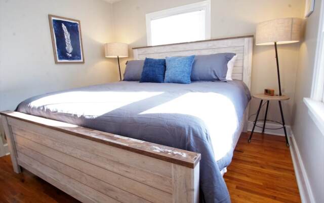 Beautiful Bungalow Next to UNC-FREE Cruiser Bikes!