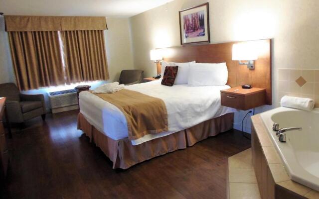 Rosslyn Inn and Suites