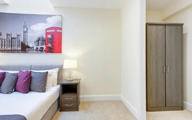 Luxury 3 Bedroom Apartment with Parking