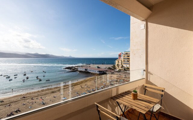 Bright Beachfront Apartment