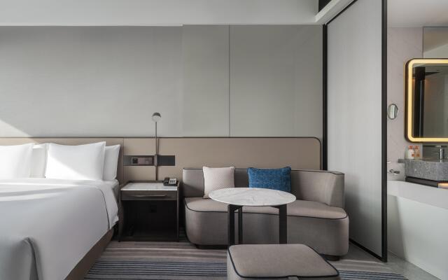 Holiday Inn Chongqing Guanyinqiao by IHG