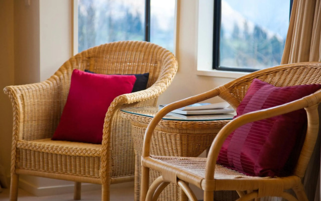 Spinnaker Bay Apartments